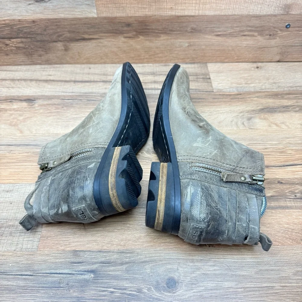 Sorel Stylish Women's size 9.5 Ankle Boots - Tan and Gray